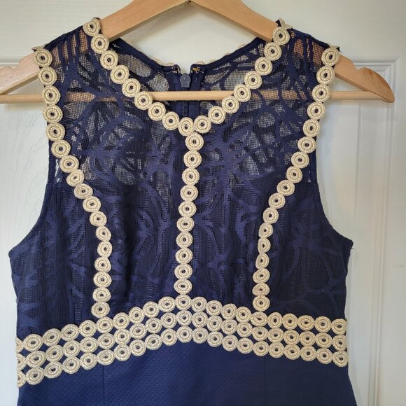 Lilly Pulitzer Leigh Stretch Shift Dress True Navy & Gold Lace Accents Sz 2 - Picture 3 of 5